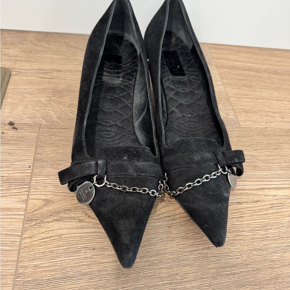 Gucci Black Suede Pointed Toe Chain Detail Flats
